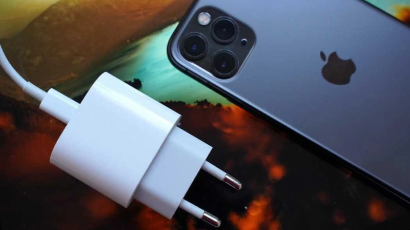 Какой блок выбрать для зарядки iPhone ?