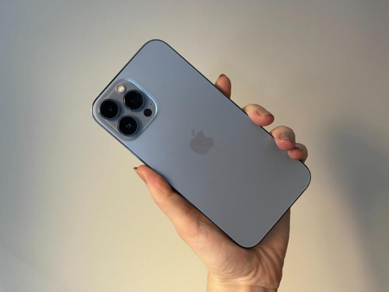 Испытание iPhone 13 Pro Max показало эффективность защитного стекла на Ceramic Sheild